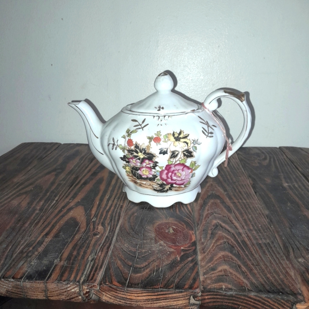 Vintage Japanese musical teapot pot